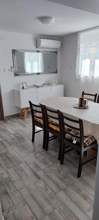 Apartman Leona Kaštela Exteriér fotografie